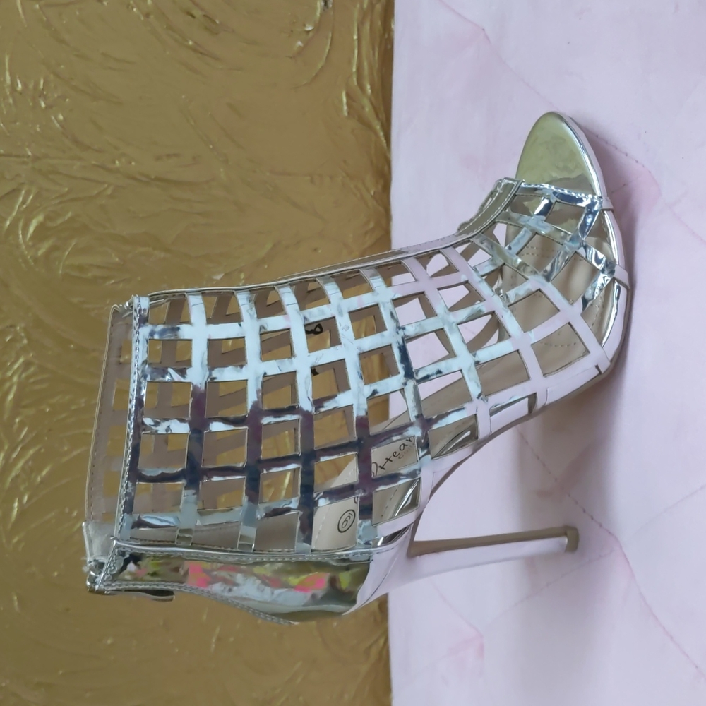 Ladies Bootie - Picture 2 of 2